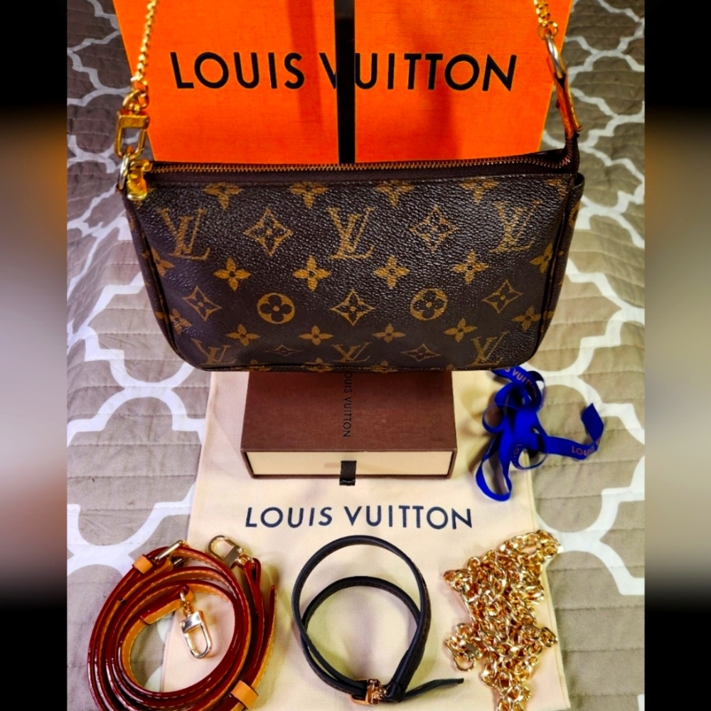 Louis Vuitton Pochette Accessoires DATE STAMPED VI1919